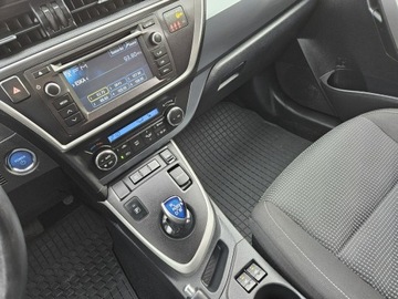 Toyota Auris II Hatchback 5d 1.8 HSD 136KM 2013 Toyota Auris 1,8 Hybryda 136KM automat kamera, zdjęcie 12