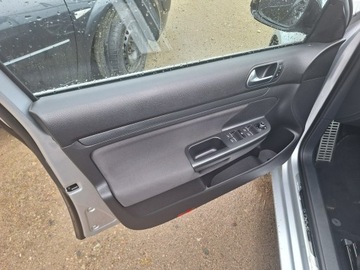 Volkswagen Golf VI Variant 1.6 TDI-CR DPF BlueMotion 105KM 2011 Volkswagen Golf Wersja Style Klimatronik, zdjęcie 11