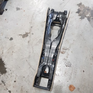 ТУННЕЛЬ КОРПУСА ЦЕНТРАЛЬНОЙ ПАНЕЛИ КРЕМОВЫЙ AUDI A8 D3