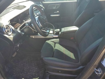 Mercedes GLB 2023 Mercedes-Benz GLB 250 2023 2.0 Benzyna 221KM, zdjęcie 7