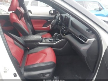 Toyota Highlander III 2023 Toyota Highlander XSE 2023 2.4 Benzyna 265KM, zdjęcie 9