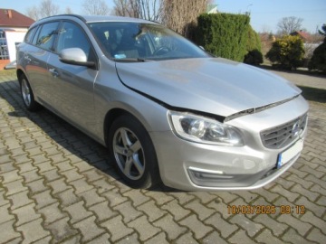 Volvo V60 I Kombi Facelifting 2.0 D2 DRIVE-E 120KM 2017 Volvo v60 I lift KINETIC 2017r uszkodzony 2,0 120KM 88kW, zdjęcie 1