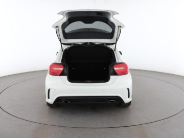 Mercedes Klasa A W176 Hatchback 5d Facelifting 180 122KM 2015 Mercedes A 180 automat skóra/alcantara bi-xenon, zdjęcie 18