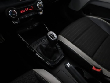 Kia Stonic I Crossover 1.6 CRDi 110KM 2018 Kia Stonic klima auto navi kamera i czujniki, zdjęcie 28