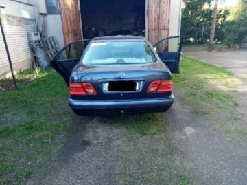 Mercedes Klasa E W210 1995 Mercedes Benz Klasa E W210 OKULAR 2.2 diesel 102KM 1995r, zdjęcie 3