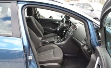 Opel Astra J Sports Tourer Facelifting 1.6 Twinport ECOTEC 115KM 2014 Opel Astra 1.6 - Bezwypadkowe - 1 wlasciciel - Stan Mega - auto oplacone, zdjęcie 32