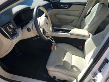 Volvo S60 III 2023 Volvo S60 Plus 2023 2.0L 2.0 Benzyna 247KM, zdjęcie 7