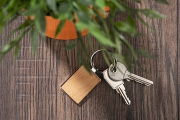 Деревянный брелок для РЕКЛАМНЫХ ключей от дома + ГРАВИРОВКА