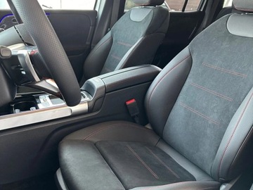 Mercedes GLB SUV 2.0 220d 190KM 2025 MERCEDES-BENZ GLB 220 d 4-Matic AMG Line 2.0 (190KM) 2025, zdjęcie 5