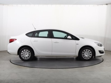 Opel Astra J Sedan 1.6 Twinport ECOTEC 115KM 2017 Opel Astra 1.6 16V, Salon Polska, 1. Właściciel, zdjęcie 5