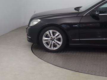 Mercedes Klasa E W212 Kombi 250 CDI BlueEFFICIENCY 204KM 2011 Mercedes E E 250 CDI, 201 KM, Automat, Skóra, zdjęcie 14