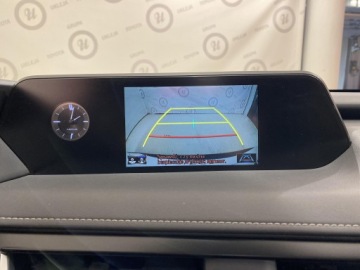 Lexus UX Crossover 200 171KM 2022 Lexus UX 200 GPF Business Edition 2WD 200 GPF Busi, zdjęcie 12