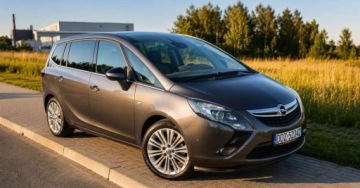 Opel Zafira C Tourer 2.0 CDTI ECOTEC 165KM 2012 Opel Zafira Opel Zafira 2.0 CDTI Cosmo 2.0 Diesel 165KM, zdjęcie 3