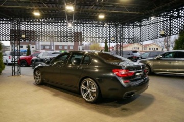 BMW Seria 7 G11-G12 Sedan 750i 450KM 2018 BMW Seria 7 Pneumat M Pakiet HeadUp Radar Dociagi Masaz Wentyl Harman Bezwp, zdjęcie 2