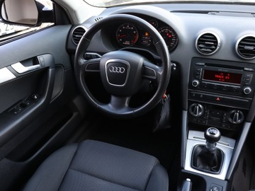 Audi A3 8P Hatchback 3d 1.2 TFSI 105KM 2011 Audi A3 1.2 TFSI, Klima, Klimatronic, Parktronic, zdjęcie 6