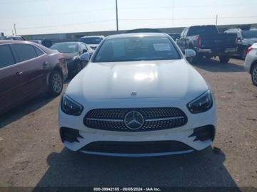 Mercedes Klasa E W213 2021 Mercedes-Benz Klasa E 350, 2021r., 2.0L 2.0 Benzyna 255KM, zdjęcie 4