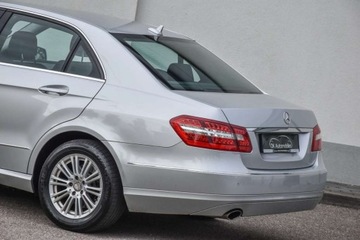 Mercedes Klasa E W212 Limuzyna 200 CGI BlueEFFICIENCY 184KM 2011 Mercedes-Benz Klasa E MERCEDES E200 184KM ELEGANCE 7G-TRONIK Xenon Navi Gw, zdjęcie 10