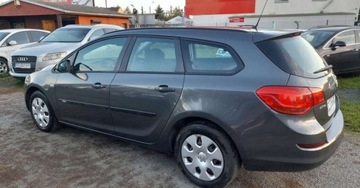 Opel Astra J Sports Tourer 1.4 Twinport ECOTEC 100KM 2011 Opel Astra Opel Astra J 1,4 benzyna wyposazony zarejestrowany 1 wlasciciel, zdjęcie 1