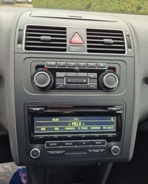 Volkswagen Touran II 1.6 TDI 105KM 2012 Volkswagen Touran 1.6 TDI 7 FOTELI Zero Rdzy Bardzo zadbany 1.6 Diesel, zdjęcie 20