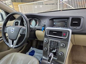 Volvo S60 II Sedan Facelifting 2.0 T5 DRIVE-E 245KM 2015 VOLVO S60 II Premium Plus T5, 2.0l benzyna 245KM Dokumentacja pochodzenia, zdjęcie 8