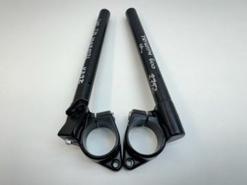 РУЛЕВОЕ КОЛЕСО ПРАВОЕ ЛЕВОЕ TRIUMPH 600 2004