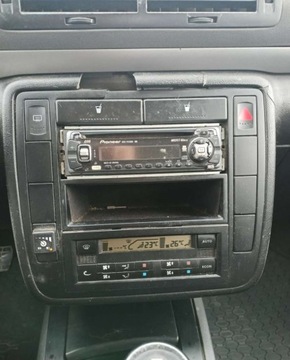 Seat Alhambra I (7MS) Minivan Facelifting 2.0 i 115KM 2001 Seat Alhambra Seat Alhambra 2.0 BenzynaLPG 115KM, zdjęcie 9