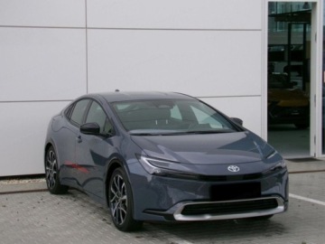 Toyota Prius V (XW60) 2.0  Hybrid Dynamic Force Plug-in 223KM 2026 Od ręki - Prestige 2.0 Hybrid Plug-in 223KM | Podgrzewane fotele!, zdjęcie 3