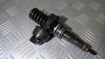 AUDI VW 1.9 TDI WTRYSKIWACZ 038130073BA