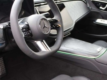 Mercedes Klasa E W214 Sedan 2.0 220d 197KM 2025 E Klasa 220 d 4-Matic AMG 2.0 (197KM) 2025, zdjęcie 6