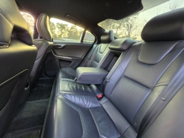 Volvo S60 II Sedan Facelifting 2.0 D2 DRIVE-E 120KM 2015 Volvo S60 Volvo S60 2.0 R-Desing Skory Harman Kardon Super Stan 2.0, zdjęcie 19