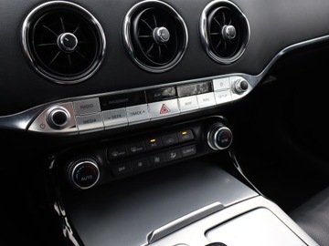 Kia Stinger Liftback 2.0 T-GDi 245KM 2020 Kia Stinger 2.0 T-GDI, Salon Polska, zdjęcie 17