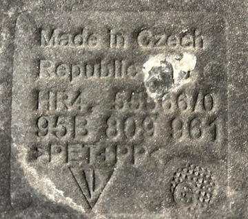 PODBĚH PORSCHE MACAN LEVÝ PŘEDNÍ 95B809961D