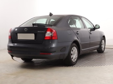 Skoda Octavia II Hatchback Facelifting 1.2 TSI 105KM 2010 Skoda Octavia 1.2 TSI, Salon Polska, Klima, zdjęcie 4