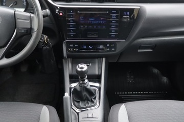 Toyota Auris II Hatchback 5d Facelifting 1.33 Dual VVT-i 99KM 2016 Toyota Auris 1.3 Dual VVT-i, Salon Polska, zdjęcie 10