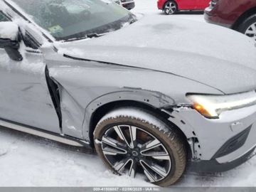 Volvo V60 II  2023 Volvo V60 Cross Country B5 Ultimate 2023 2.0l 2.0 Benzyna 247KM, zdjęcie 7