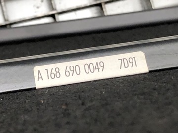 POLIČKA ZADNÍ MERCEDES W168 A1686900049 HATCHBACK 97-05