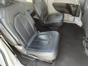 Chrysler Pacifica II 3.6 V6 291KM 2018 Chrysler Pacifica Super stan, 7-osobowa., zdjęcie 13
