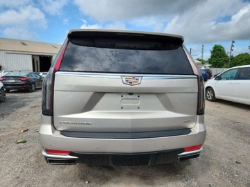 Cadillac Escalade III 2021 Cadillac Escalade Luxury 2021 6.2l 6.2 Benzyna 420KM, zdjęcie 2