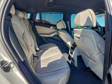 BMW X6 G06 2022 BMW X6 M50i 2022 4.4 Benzyna 523KM, zdjęcie 11
