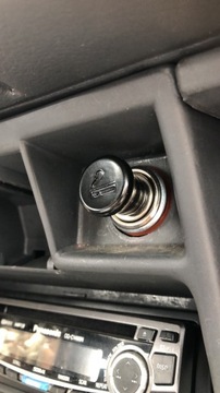 ZAPALOVAČ AUTOMOBILNÍ Z HNÍZDO ZAPALOVAČE 12V