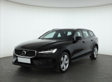 Volvo V60 II  2021 Volvo V60 Cross Country B4 2.0 AWD, 194 KM, 4X4, zdjęcie 1