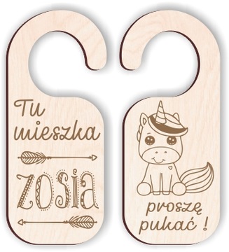 ZAWIESZKA NA KLAMKĘ z imieniem Tu mieszka Zosia