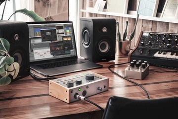Universal Audio VOLT 476 — аудиоинтерфейс USB