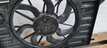 A4 B9 8W VENTILÁTOR CHLADIČŮ 2.0 TDI 8W0121003B A5 Q5