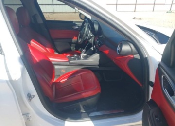 Alfa Romeo Giulia II 2018 Alfa Romeo Giulia 2018r., Awd, 2L, od ubezpieczalni 2.0 Benzyna 284KM, zdjęcie 9