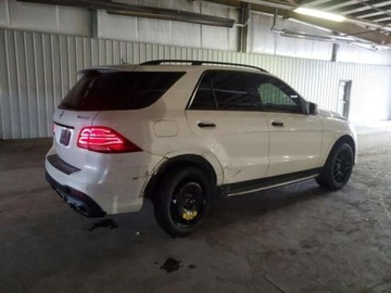 Mercedes GLE W166/C292 2018 Mercedes-Benz GLE 2018, 5.5L, 4x4, 63 AMG, od ubezpieczalni 5.5 Benzyna, zdjęcie 3