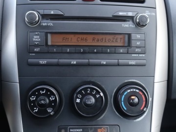 Toyota Auris I Hatchback 1.4 i 16V VVT-i 97KM 2007 Toyota Auris 1.4 VVT-i, Salon Polska, Klima, zdjęcie 11