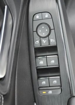 Nissan Qashqai III Crossover 1.3 DIG-T MHEV 158KM 2022 Nissan Qashqai Automat Benzyna Kamera 360 Nawigacja 1.3 Benzyna 158KM, zdjęcie 22