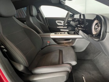 Mercedes CLA C118/X118 2025 MERCEDES-BENZ CLA 200 AMG Line Sedan 1.5 (163KM) 2025, zdjęcie 10