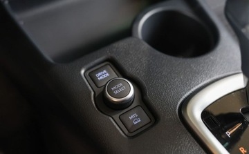 Toyota Hilux VIII Podwójna kabina Facelifting 2.8 D-4D 204KM 2024 Toyota Hilux 2.8 D-4D mHEV Double Cab Executive 4x4 aut 2.8 Diesel 204KM, zdjęcie 12